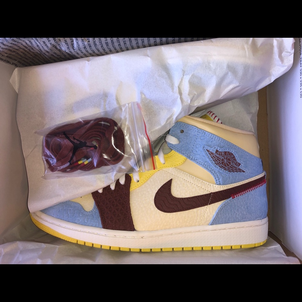Air Jordan 1 Mid SE Fearless Maison Chateau Rouge